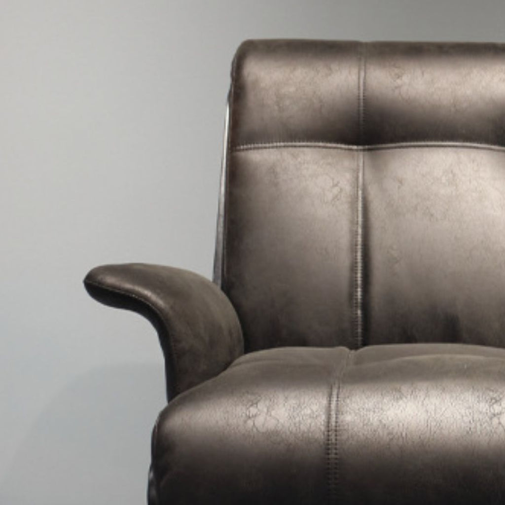 Orion – Industriell Komfortfåtölj